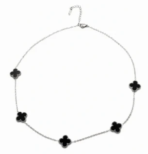 Cadena de acero quirurgico con dijes de trebol negro 45cm + 5cm